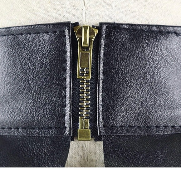 Faux Leather Peplum Corset Belt | Stretch Waist Cincher | Statement Fashion Belt - Picture 6 of 7